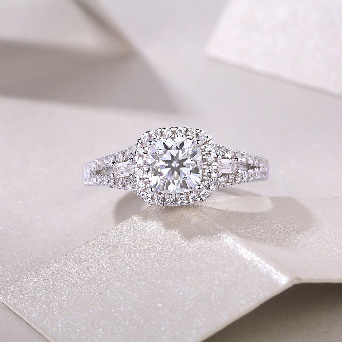 Day By Day - A Wedding Ring Set With Top-quality Moissanite S925 Silver And Platinum-plated Diamond Can Be Tested With A Diamond Pen - IVOIRART.COM