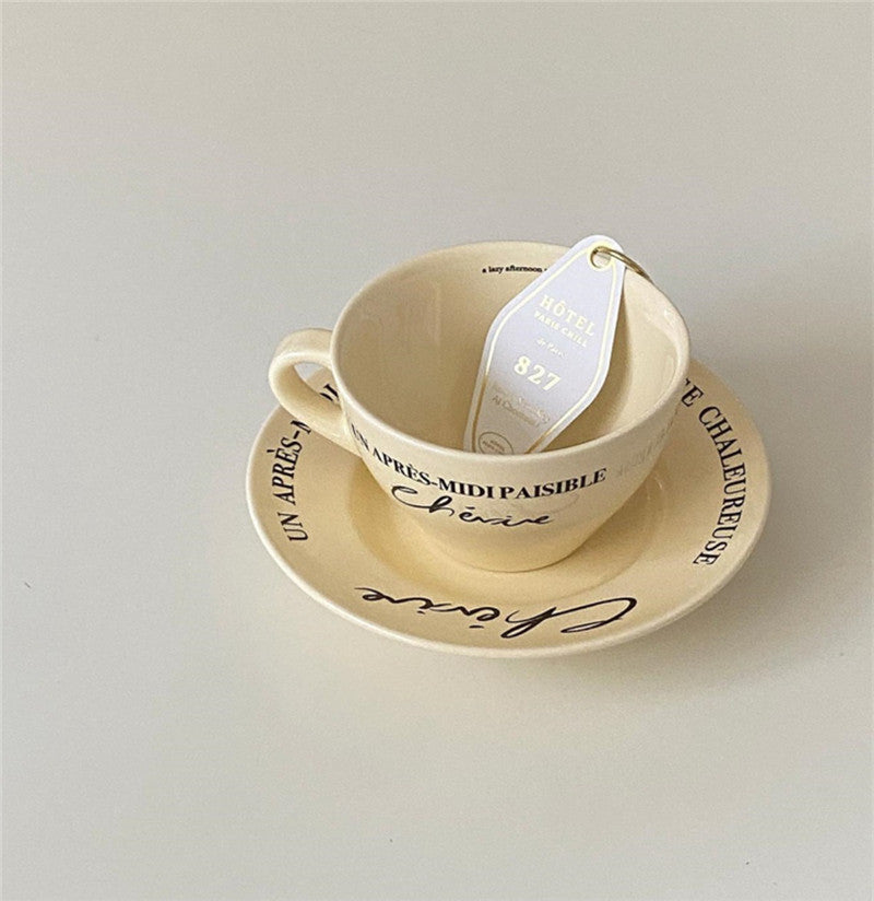 Ensemble de Tasse à Café et Soucoupe en Céramique Vintage Française