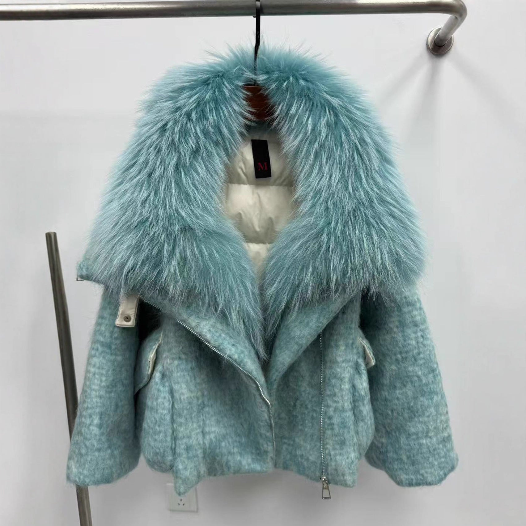 Doudoune femme avec luxueuse fourrure de cachemire et col en raton laveur pur - IVOIRART.COM