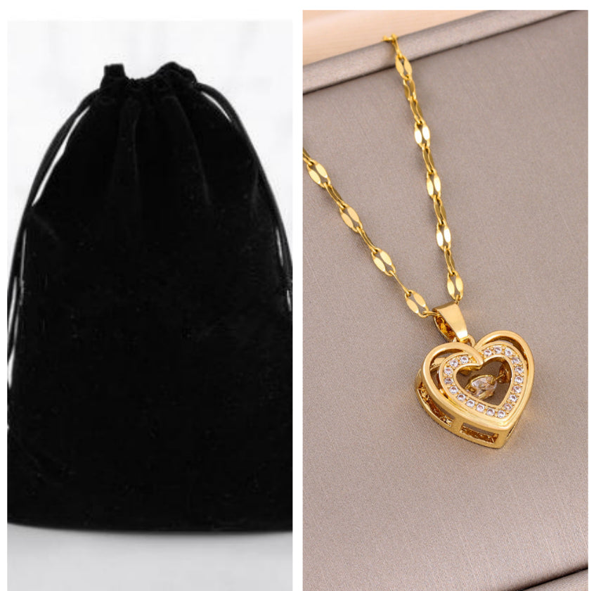 Collier d'Amour Double-Couche avec Pendentif en Acier Titane et Strass Éclatants