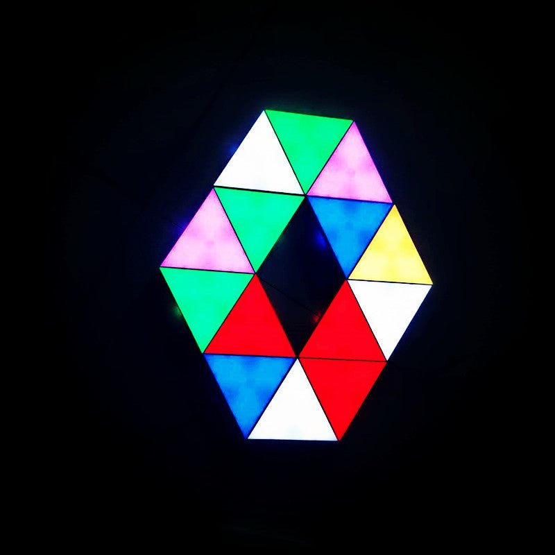 Éclairage modulaire triangulaire libre à LED pour décoration avec connexion libre - IVOIRART.COM