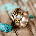 Bague de mode pour femmes en pierre de lune enlaidée