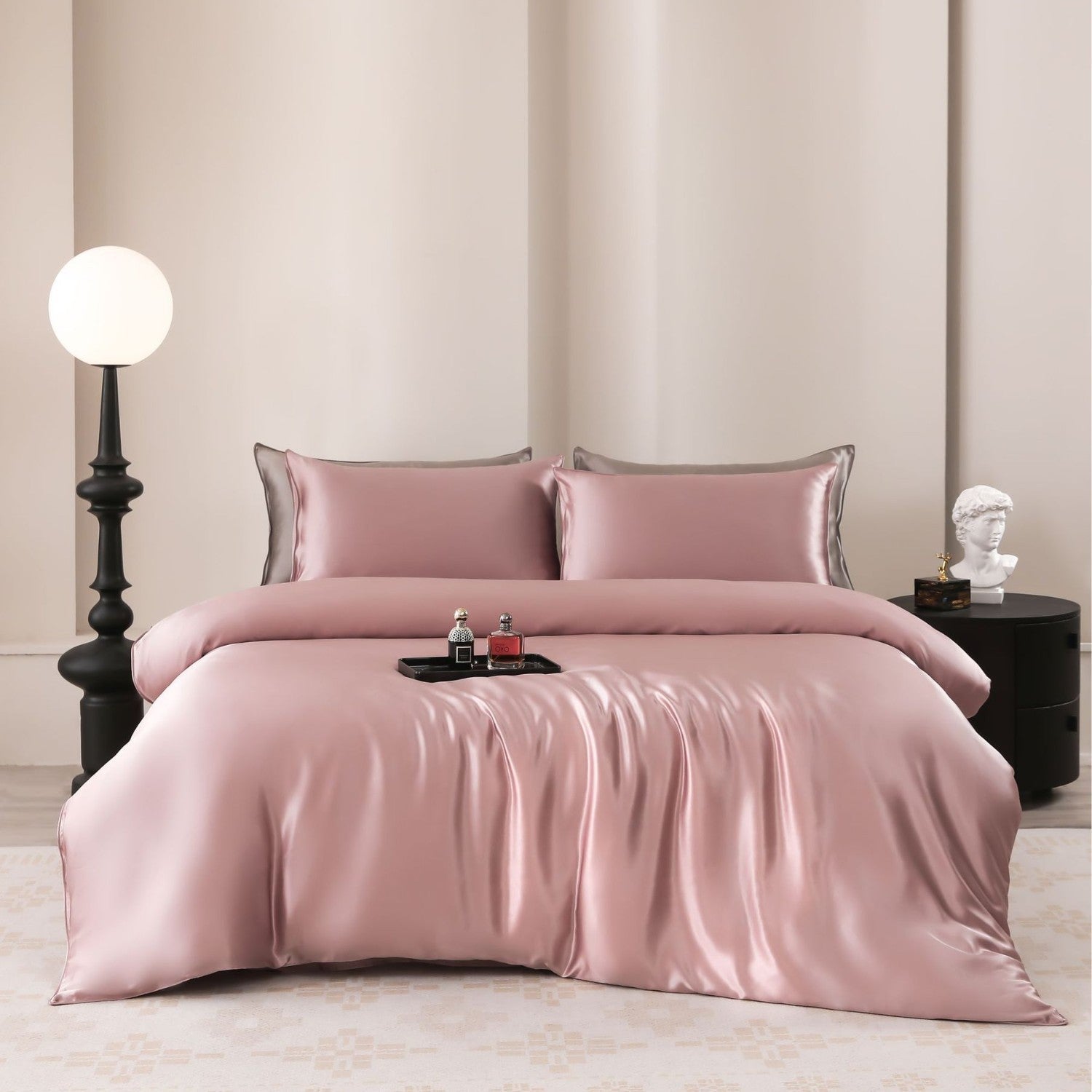 Ensemble de Literie Quatre Pièces en Soie 22 Mommes Luxe Léger et Élégant - IVOIRART.COM