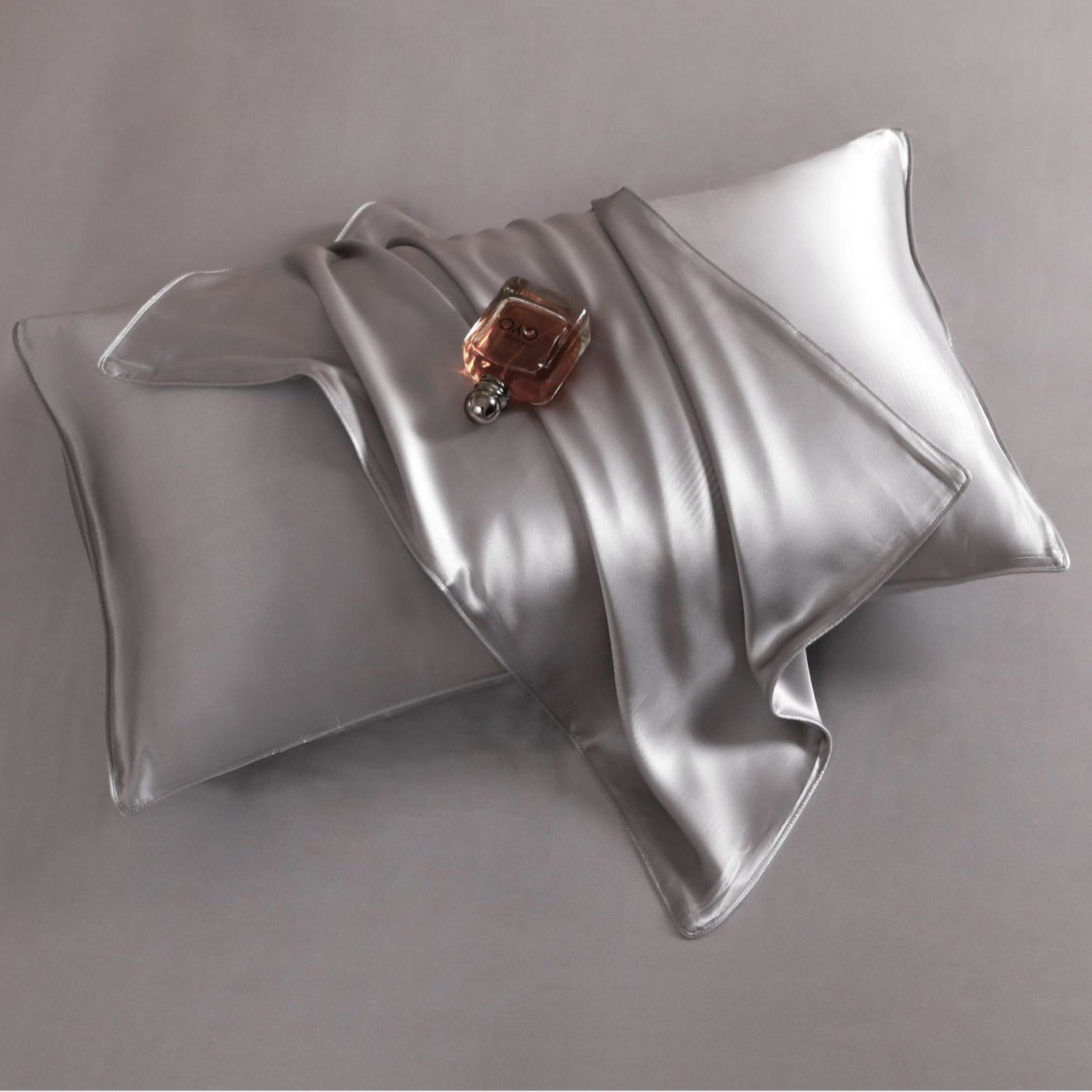 Ensemble de Literie Quatre Pièces en Soie 22 Mommes Luxe Léger et Élégant - IVOIRART.COM