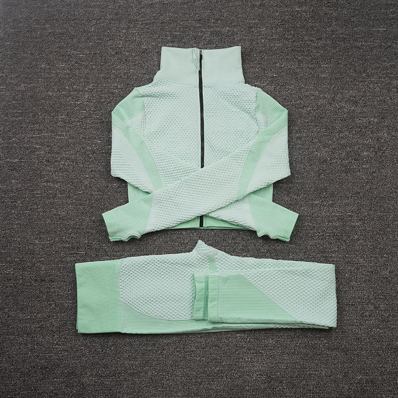 Ensemble de sport stretch trois pièces pour fitness et yoga – pantalon et haut ajustés - IVOIRART.COM