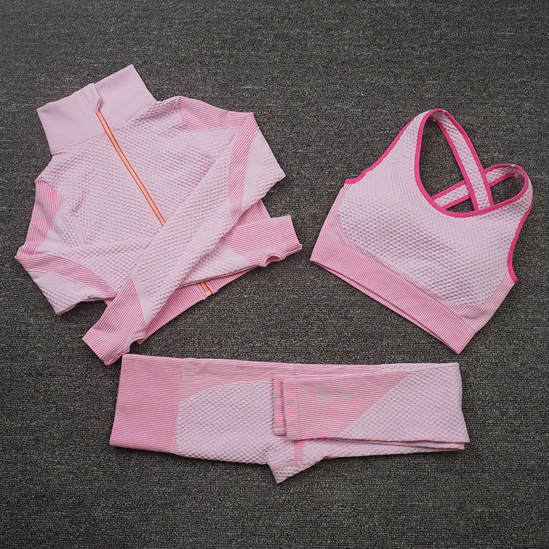 Ensemble de sport stretch trois pièces pour fitness et yoga – pantalon et haut ajustés - IVOIRART.COM