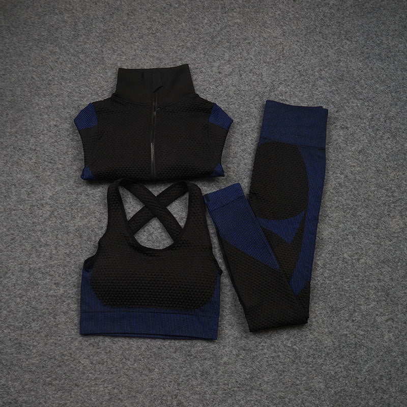 Ensemble de sport stretch trois pièces pour fitness et yoga – pantalon et haut ajustés - IVOIRART.COM