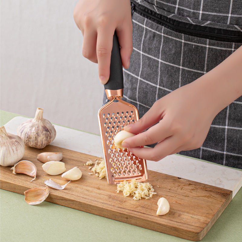 Ensemble d’éplucheurs ménagers pour cuisine avec finition cuivre plaqué élégant - IVOIRART.COM