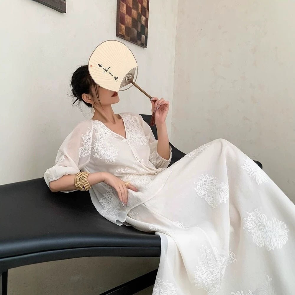 Ensemble deux-pièces traditionnel chinois avec haut et jupe brodés à nœud papillon - IVOIRART.COM