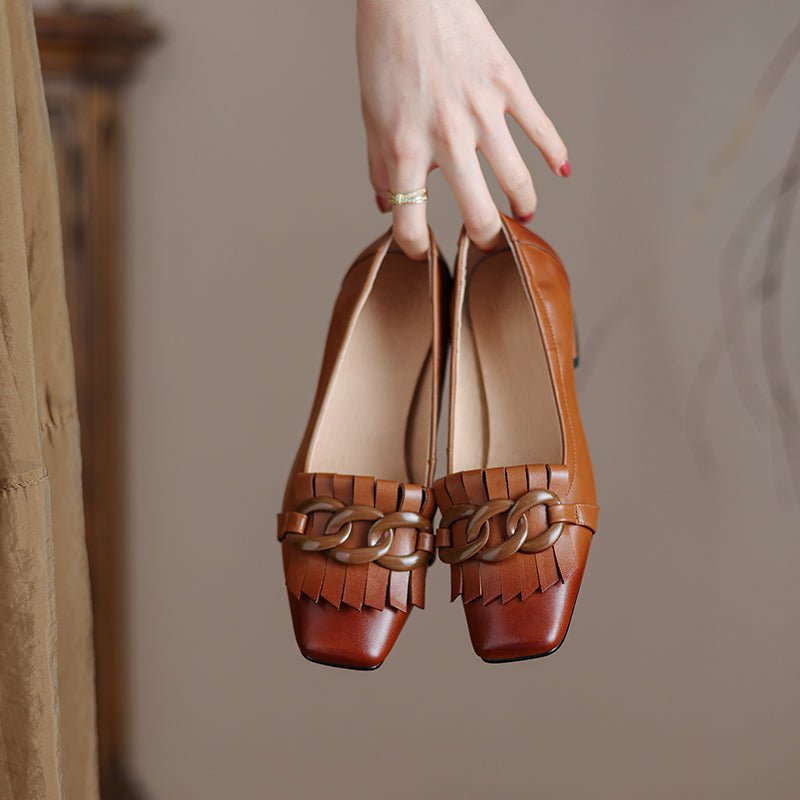 Escarpins femme faite main en cuir véritable de mouton avec franges et talon bloc carré - IVOIRART.COM