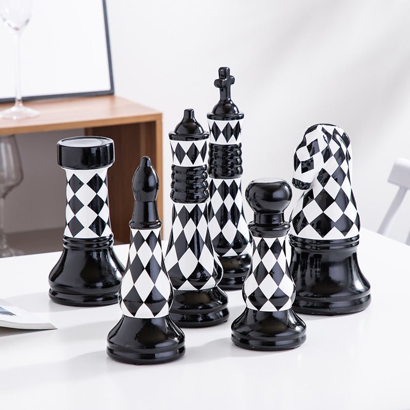 European Ceramic Black And White Lattice Chess Ornaments - IVOIRART.COM