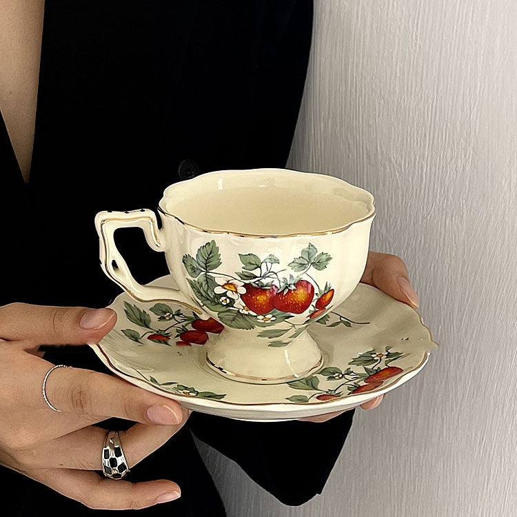 Service tasse et sous-tasse rétro romantique pour le thé de l'après-midi