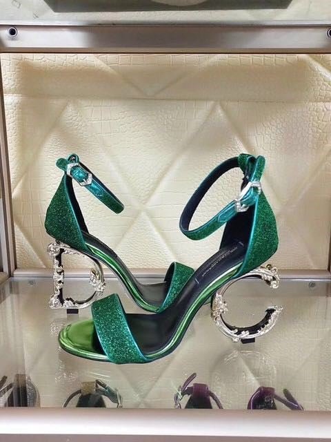Gold high heels - IVOIRART.COM