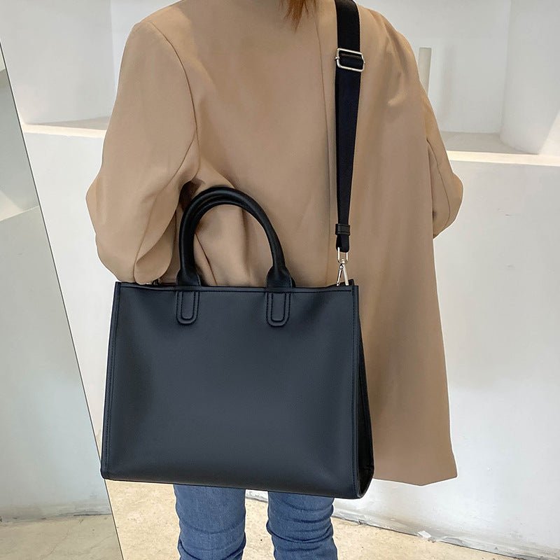 Grand sac bandoulière commuter grande capacité pour le quotidien en PU noir style - IVOIRART.COM