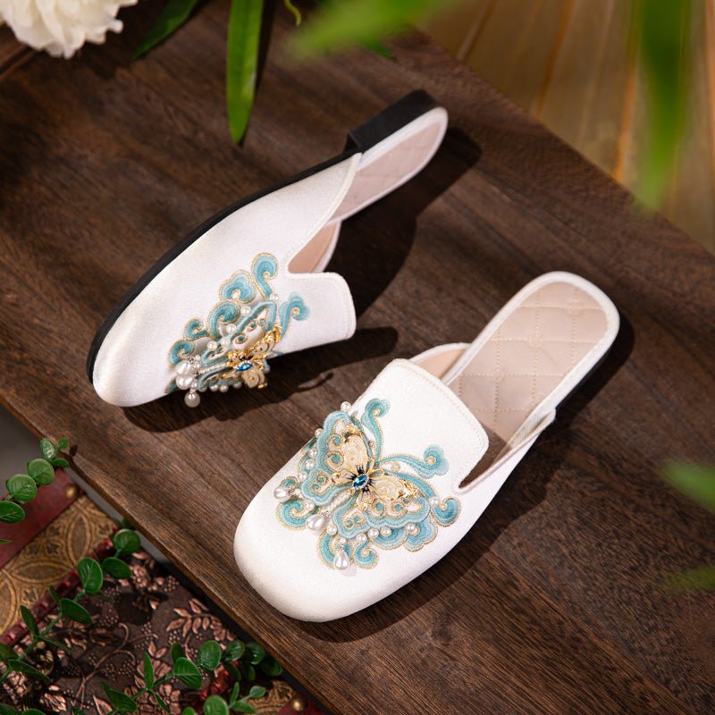 Handmade Butterfly Closed-Toe Mule Shoes For Women -Comfortable Flat Cloth Shoes, Hanfu & Qipao Shoes, Vintage Embroidered Flats - IVOIRART.COM