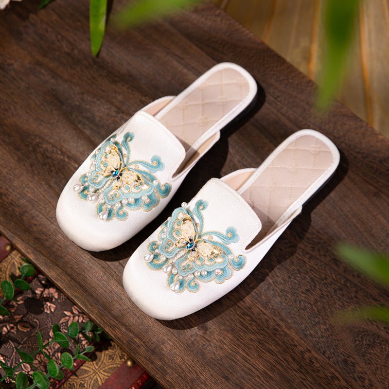 Handmade Butterfly Closed-Toe Mule Shoes For Women -Comfortable Flat Cloth Shoes, Hanfu & Qipao Shoes, Vintage Embroidered Flats - IVOIRART.COM