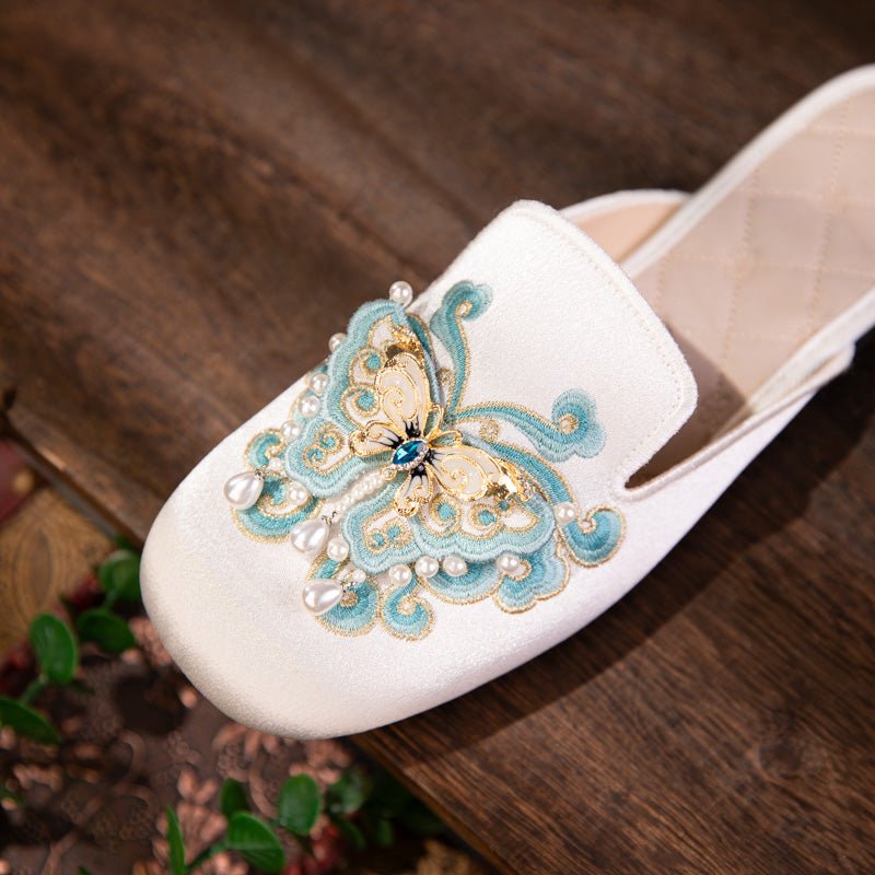 Handmade Butterfly Closed-Toe Mule Shoes For Women -Comfortable Flat Cloth Shoes, Hanfu & Qipao Shoes, Vintage Embroidered Flats - IVOIRART.COM