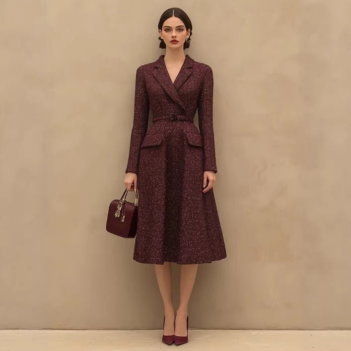 Jupe rétro élégante en tweed rouge avec encolure à revers — style tailleur chic! - IVOIRART.COM