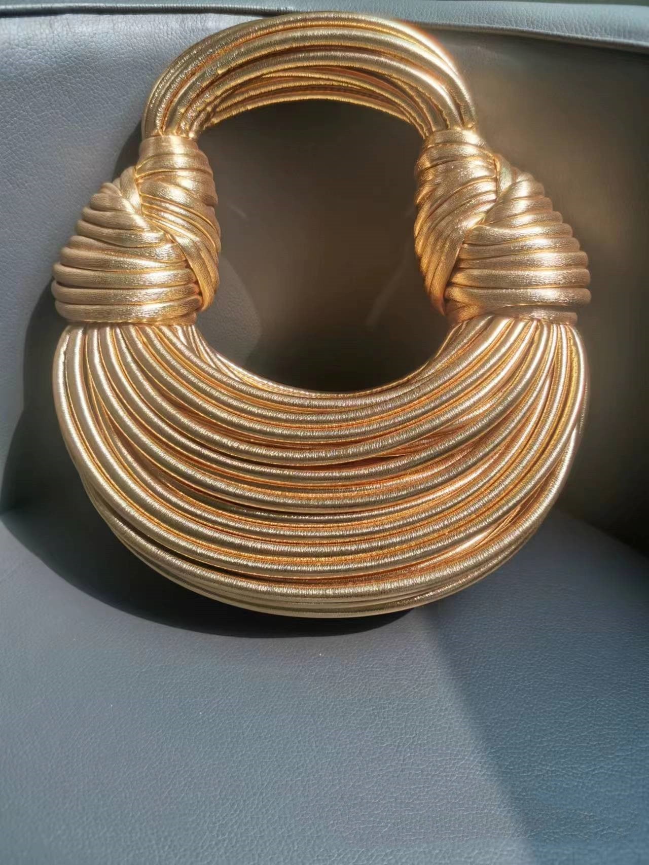Knotted Noodle Weave Tote In Leather - IVOIRART.COM