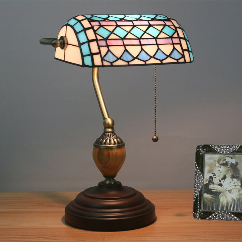 Lampe de bureau créative rétro 'Retro Bank' au style nostalgique en verre en laiton - IVOIRART.COM