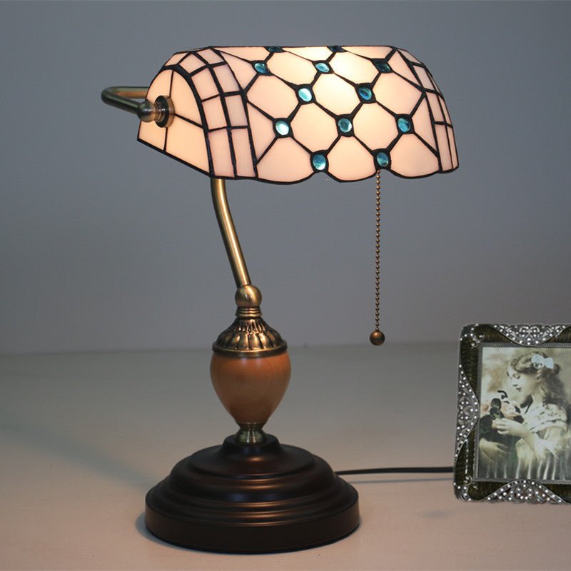 Lampe de bureau créative rétro 'Retro Bank' au style nostalgique en verre en laiton - IVOIRART.COM