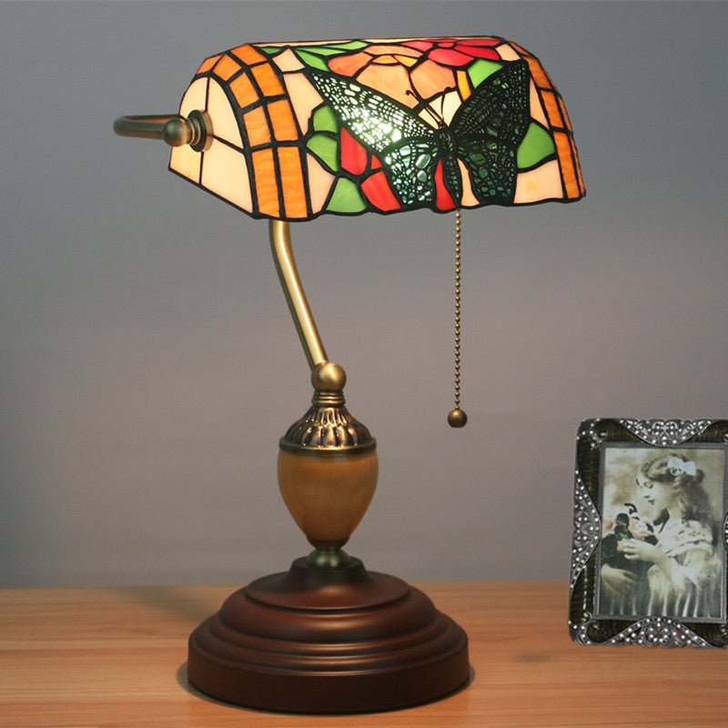 Lampe de bureau créative rétro 'Retro Bank' au style nostalgique en verre en laiton - IVOIRART.COM
