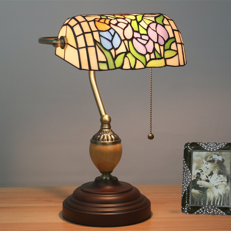 Lampe de bureau créative rétro 'Retro Bank' au style nostalgique en verre en laiton - IVOIRART.COM