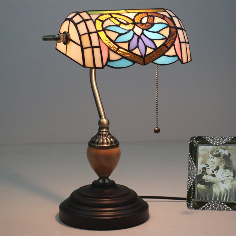 Lampe de bureau créative rétro 'Retro Bank' au style nostalgique en verre en laiton - IVOIRART.COM