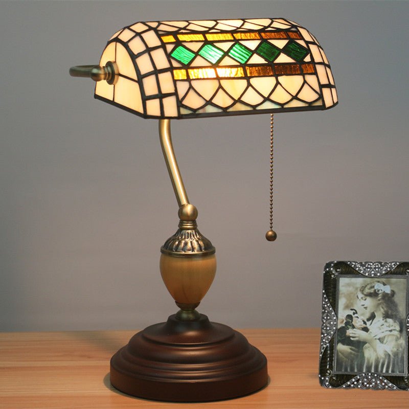 Lampe de bureau créative rétro 'Retro Bank' au style nostalgique en verre en laiton - IVOIRART.COM