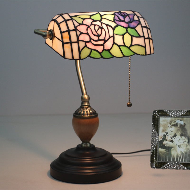 Lampe de bureau créative rétro 'Retro Bank' au style nostalgique en verre en laiton - IVOIRART.COM