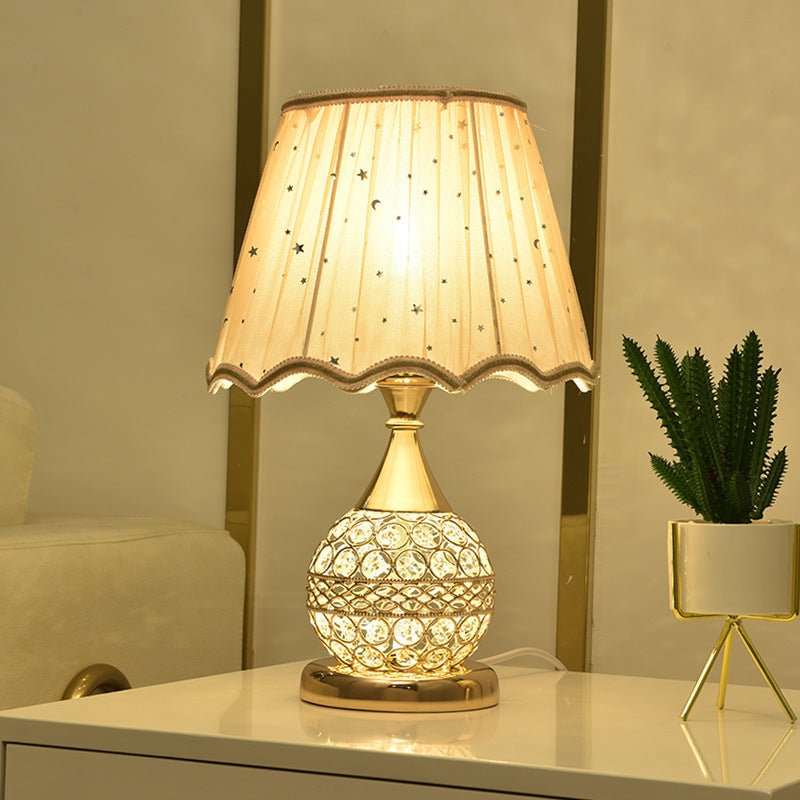 Lampe de bureau en cristal élégante pour chambre, lampe de chevet dorée 29x29x30cm - IVOIRART.COM