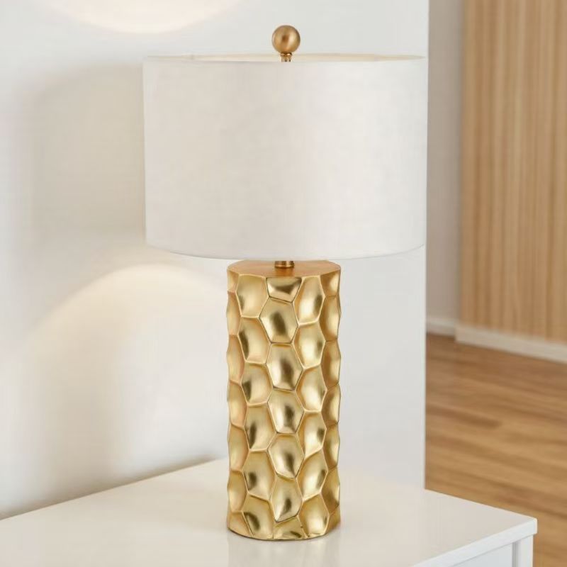 Lampe de table minimaliste américaine en résine — design créatif pour hôtels pro - IVOIRART.COM