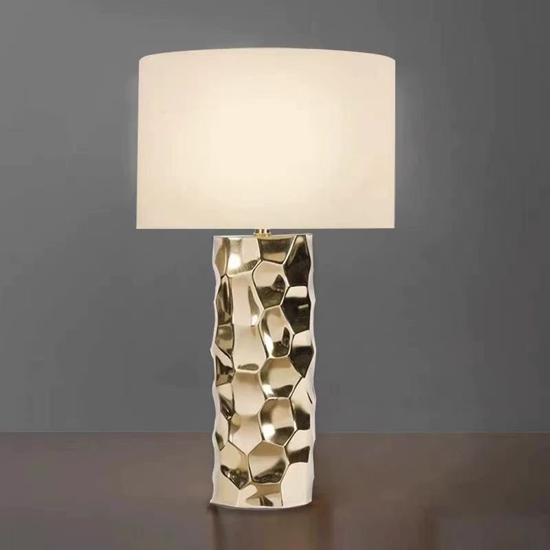 Lampe de table minimaliste américaine en résine — design créatif pour hôtels pro - IVOIRART.COM