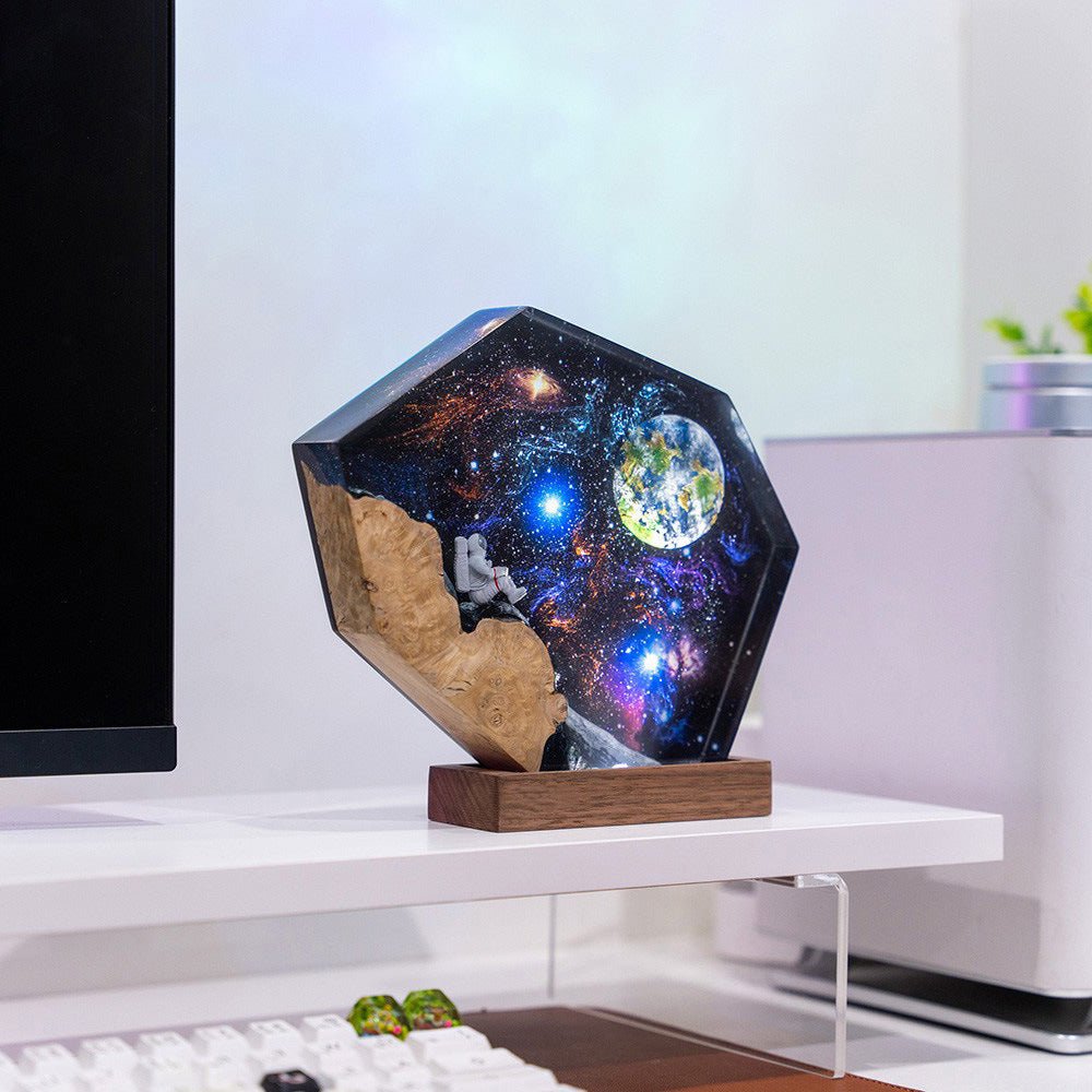 Lampe Interstellaire en Résine Époxy Galaxie de l'Espace, Lampe de Nuit en Bois - IVOIRART.COM