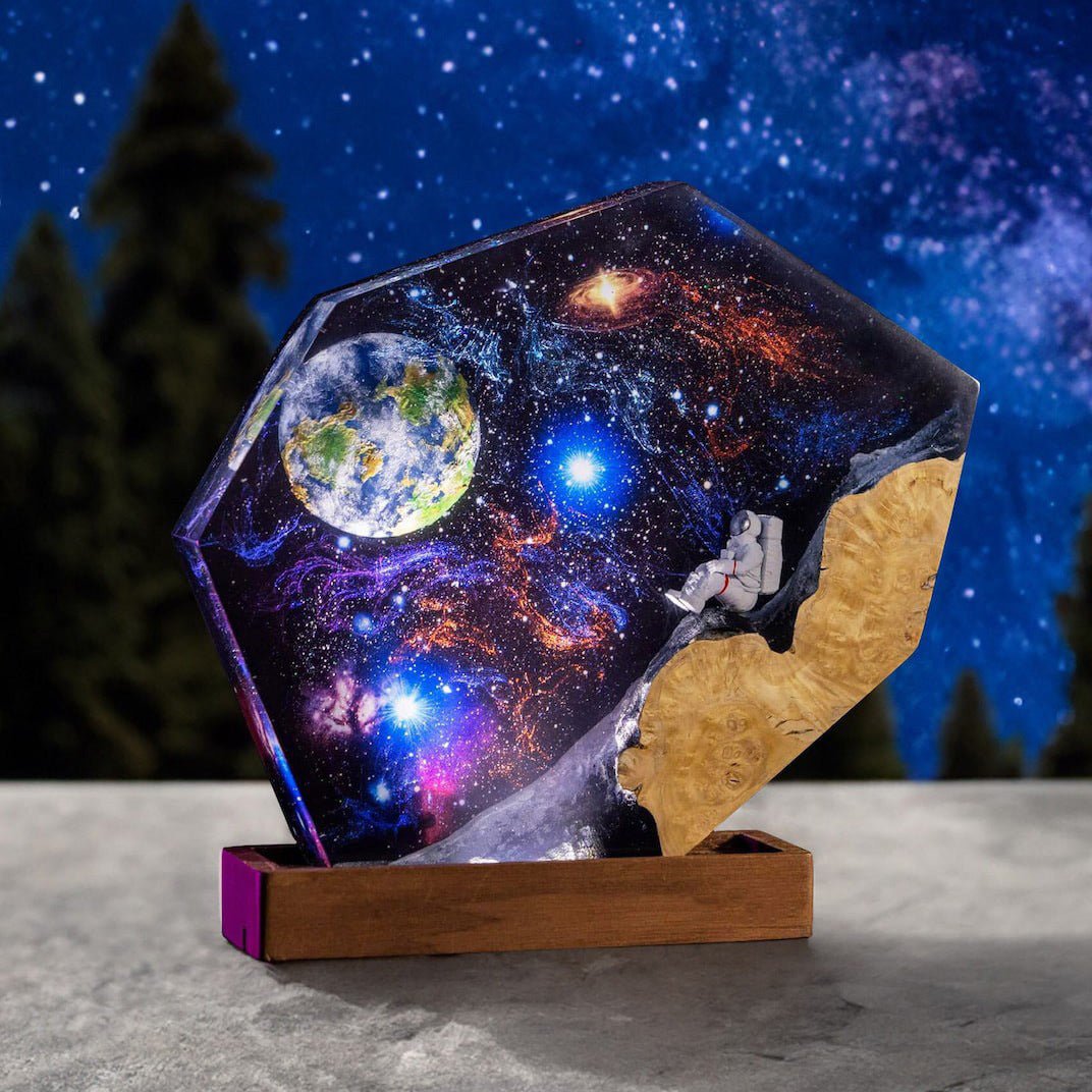 Lampe Interstellaire en Résine Époxy Galaxie de l'Espace, Lampe de Nuit en Bois - IVOIRART.COM
