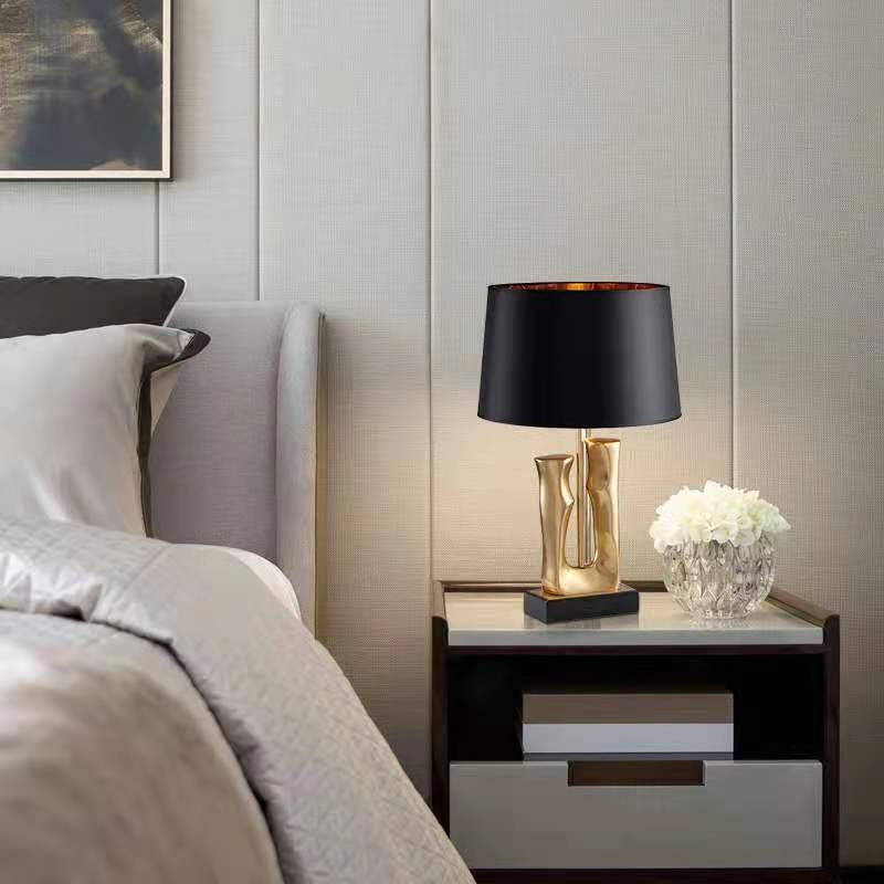 Lampe table minimaliste art luxe léger, style américain, interrupteur poussoirLED - IVOIRART.COM