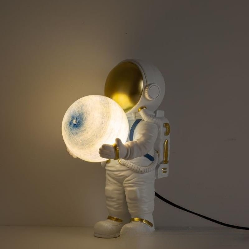 Lampes de Chevet Astronaute Créatif pour Chambre avec Abat-jour Spaceman - IVOIRART.COM