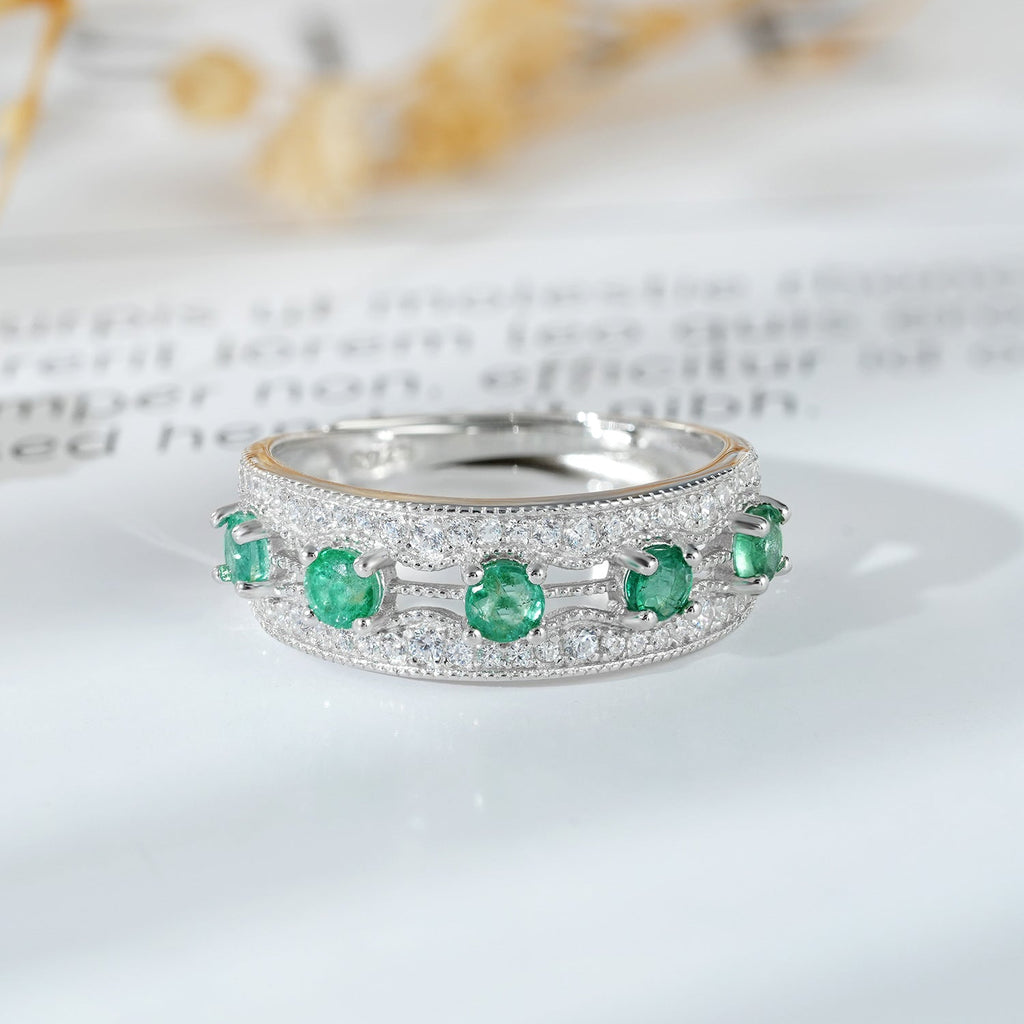 Light And Extravagant Style, Small Design Sense, Emerald Row Ring - IVOIRART.COM