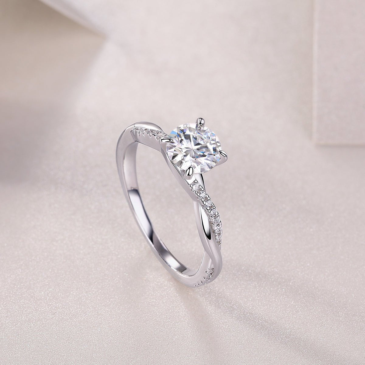 Looking Forward To Your Return - A 1-carat Top-quality Moissanite S925 Silver Platinum-plated Diamond Wedding Ring. The Ring Can Be Inspected With A Diamond Pen - IVOIRART.COM
