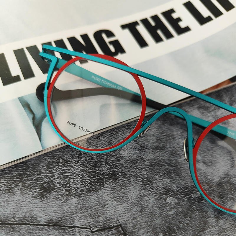 Lunettes de soleil rétro femme en titane pur, monture complète, contraste rouge - vert - IVOIRART.COM