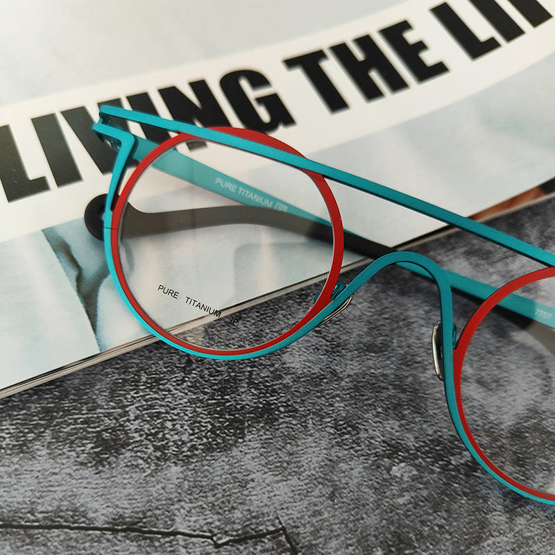 Lunettes de soleil rétro femme en titane pur, monture complète, contraste rouge - vert - IVOIRART.COM