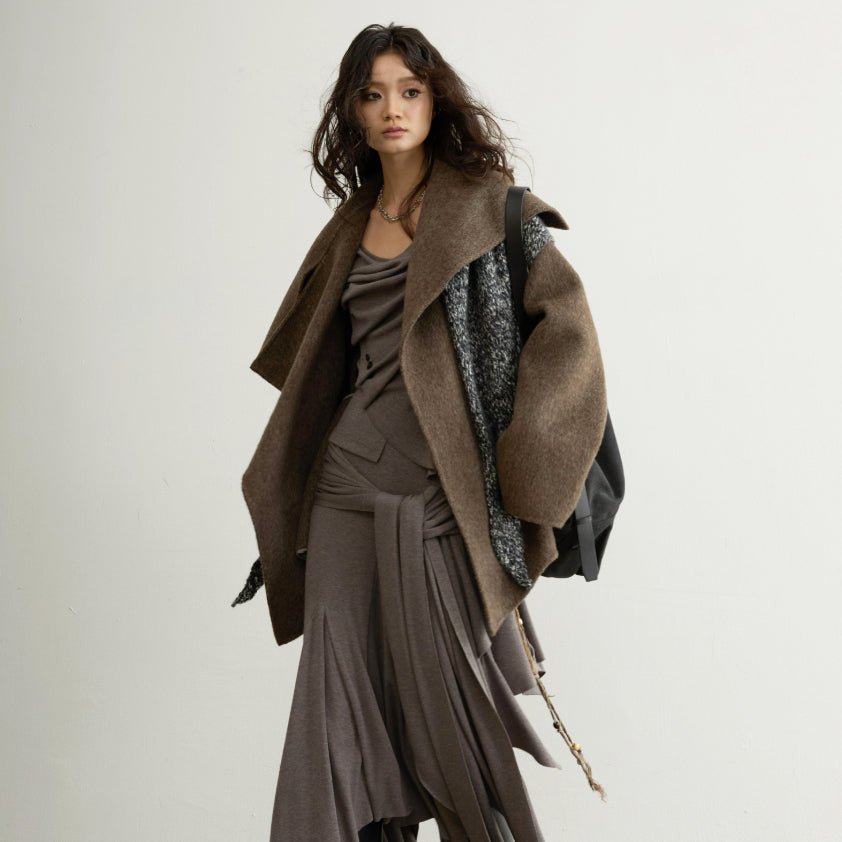 Manteau artisanal en laine double - face style nomade couleur brun ébène - IVOIRART.COM