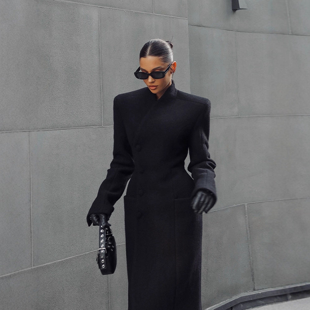 Manteau long en laine à épaules structurées, taille cintrée, femme adulte chic - IVOIRART.COM