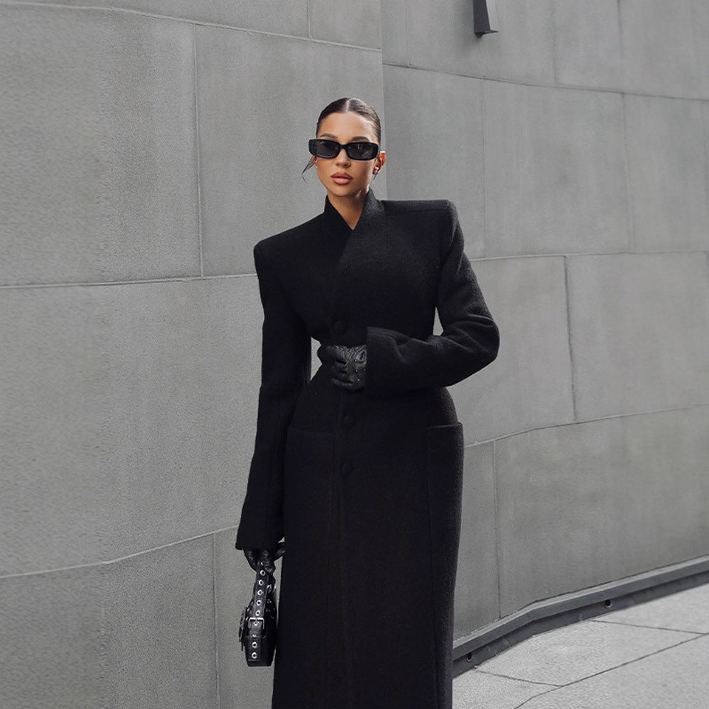 Manteau long en laine à épaules structurées, taille cintrée, femme adulte chic - IVOIRART.COM