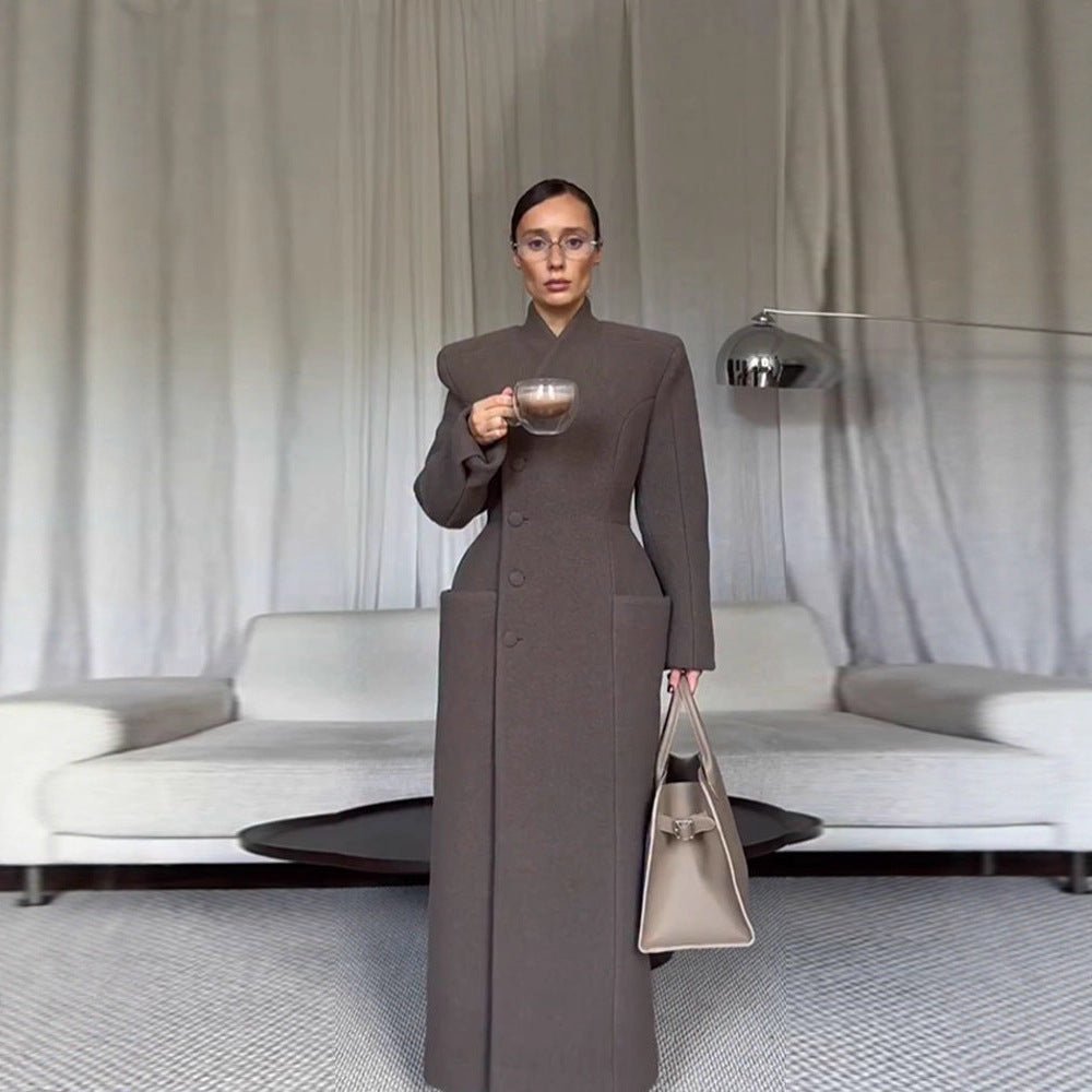 Manteau long en laine à épaules structurées, taille cintrée, femme adulte chic - IVOIRART.COM