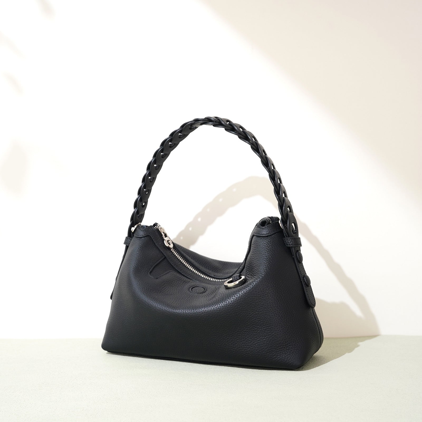New Stylish Niche-design Vintage Luxury Handwoven Bag - IVOIRART.COM