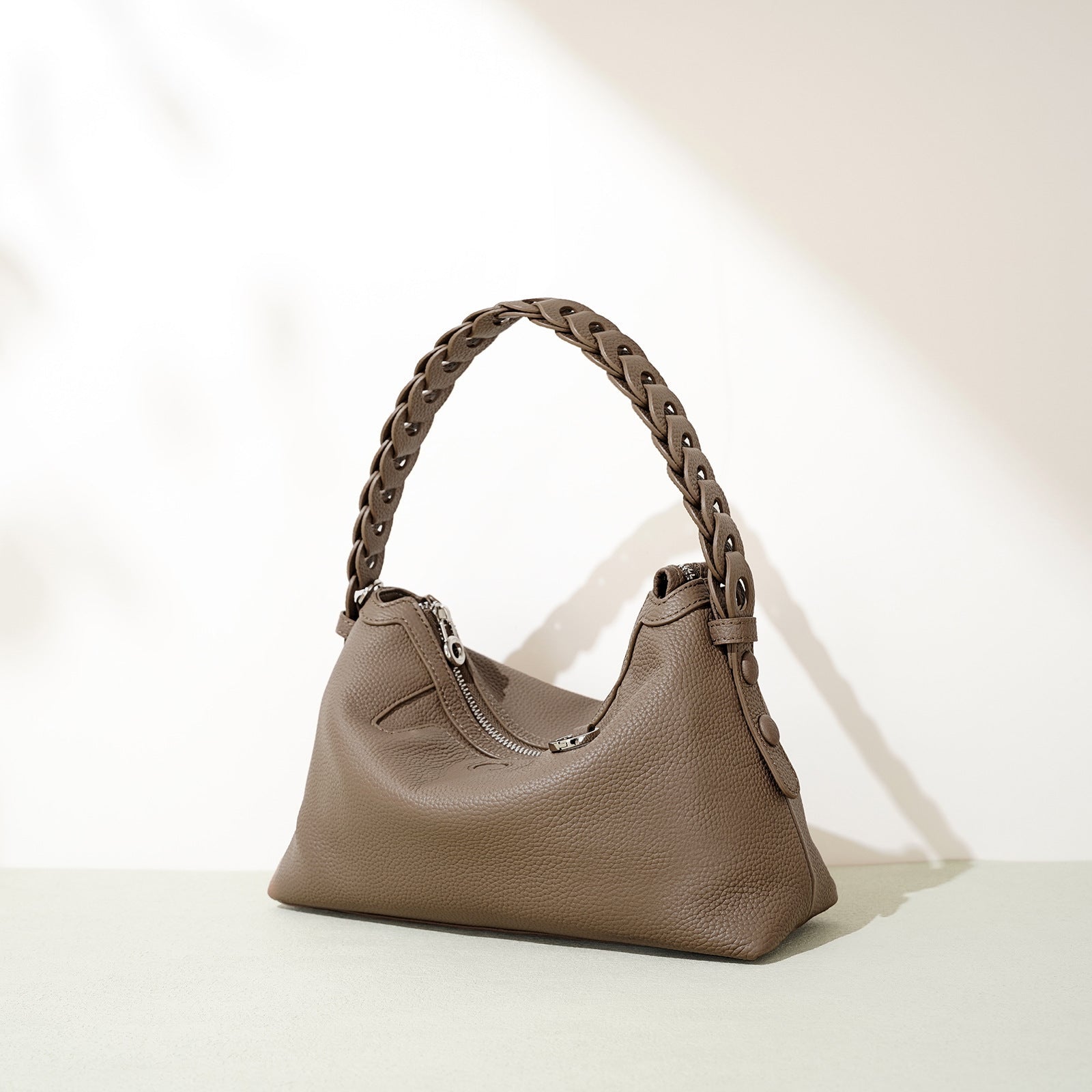 New Stylish Niche-design Vintage Luxury Handwoven Bag - IVOIRART.COM