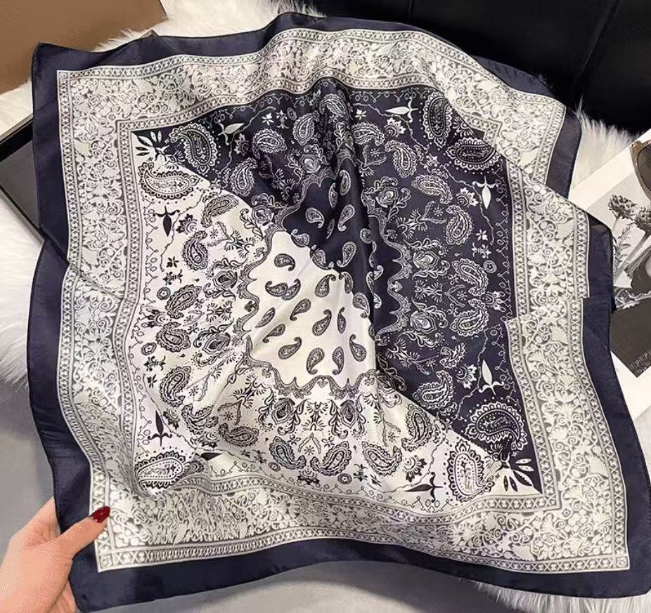 Nouveau Foulard Carré Polyvalent en Soie Imitation pour Femme - Élégant et Pratique - IVOIRART.COM