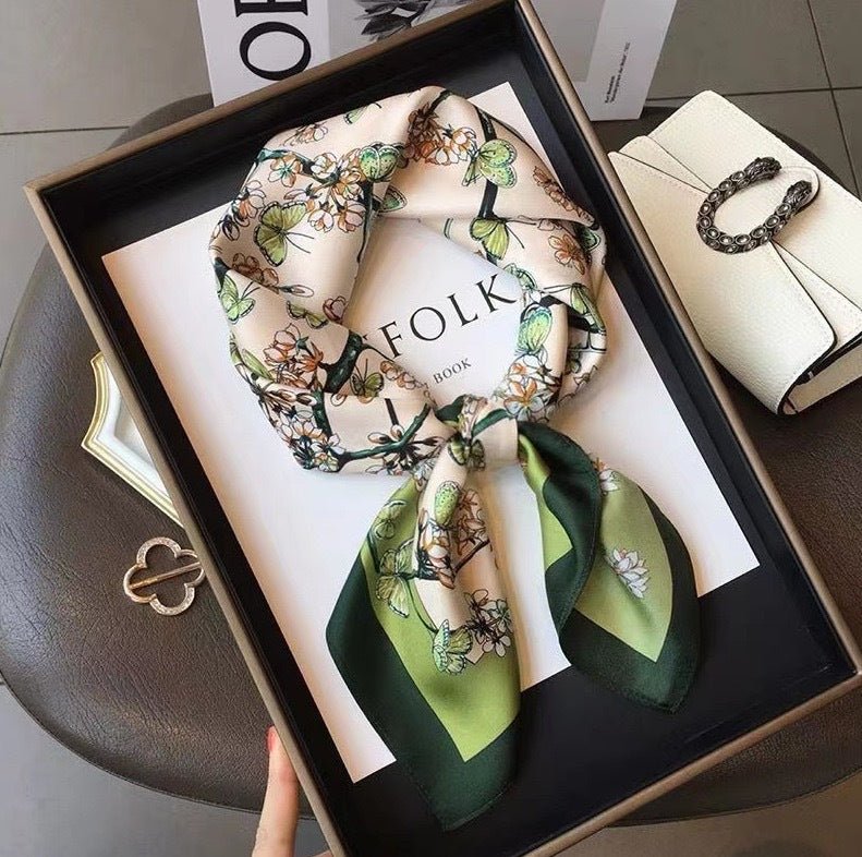 Nouveau Foulard Carré Polyvalent en Soie Imitation pour Femme - Élégant et Pratique - IVOIRART.COM