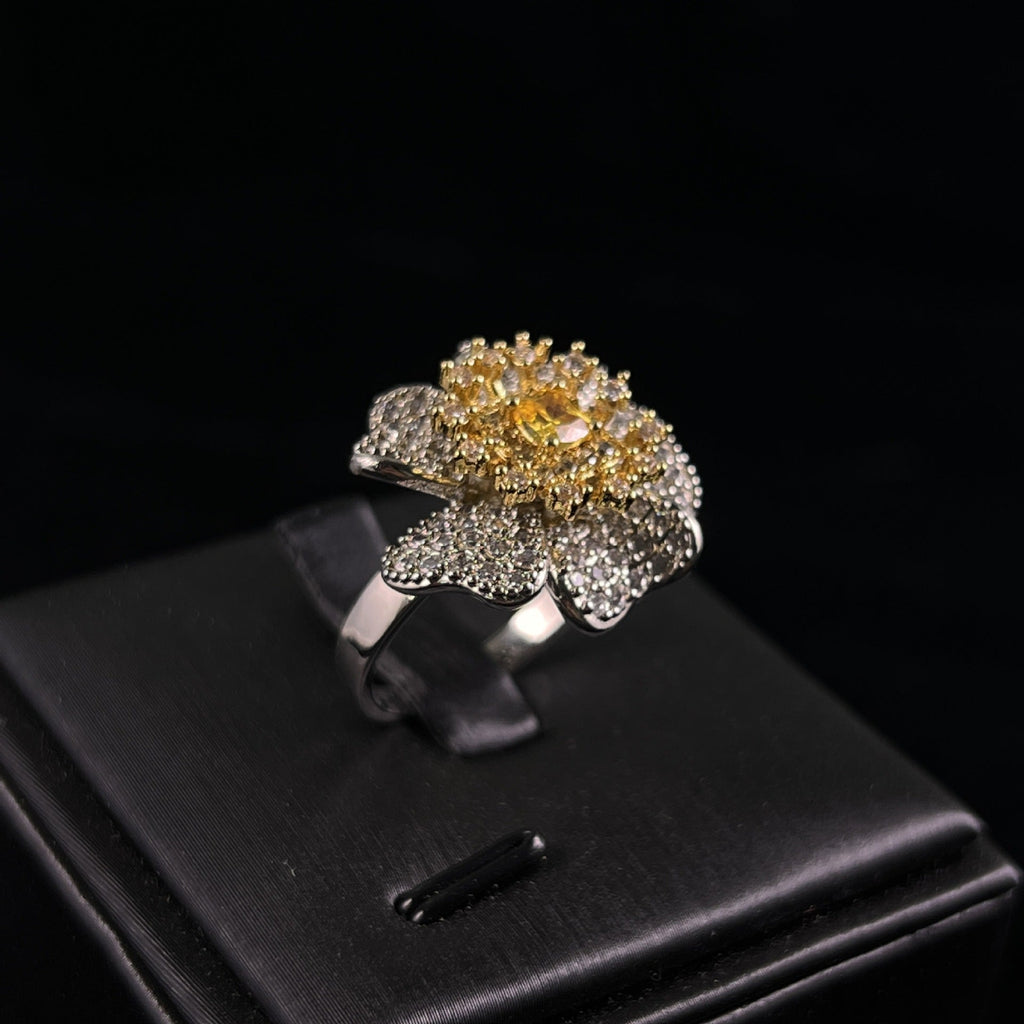 Nouvelle bague pétale dégradé en cuivre plaqué or, élégante, ajustable, pavée de zircon, luxe européen et américain - IVOIRART.COM